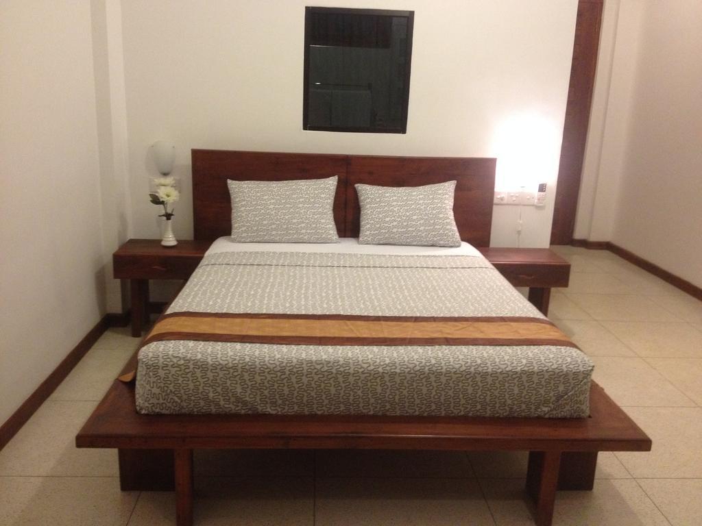 Aqua Marine Beach Resort Pasikuda Buitenkant foto