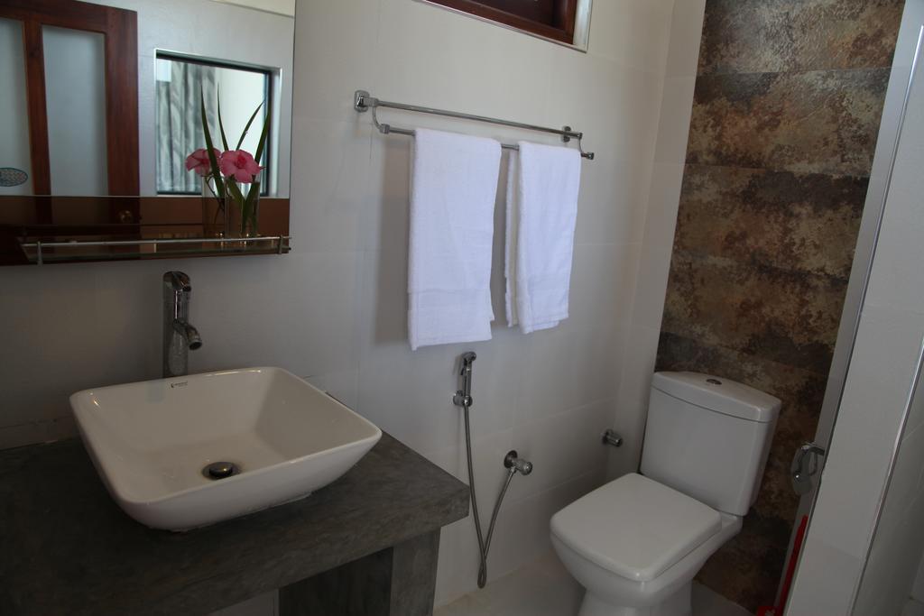 Aqua Marine Beach Resort Pasikuda Kamer foto