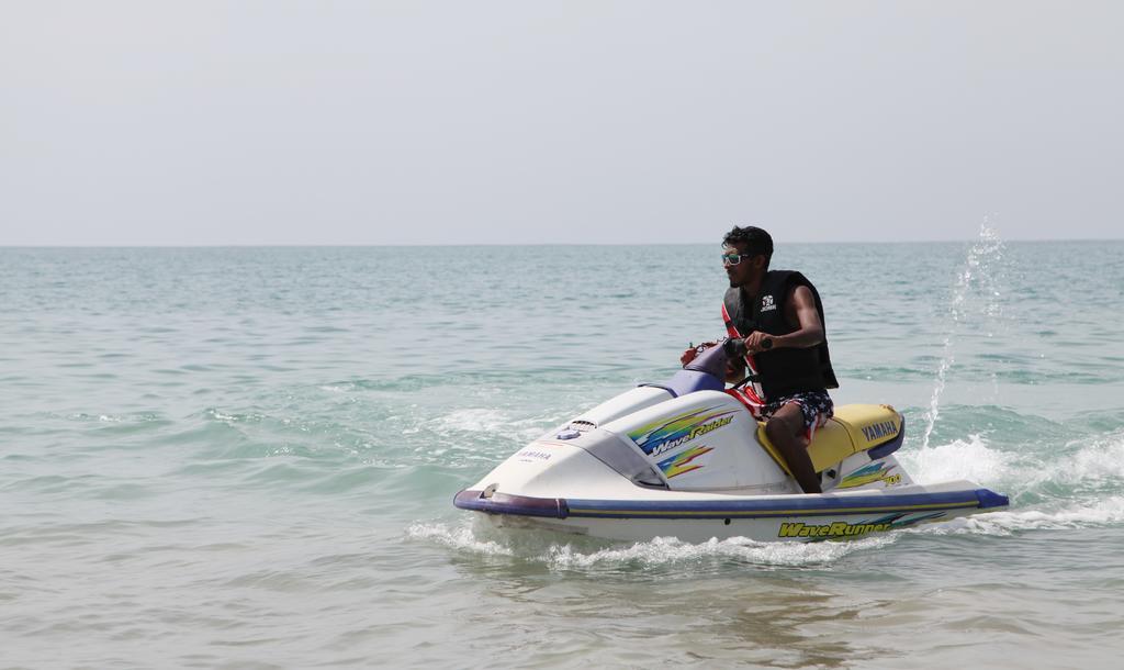 Aqua Marine Beach Resort Pasikuda Kamer foto