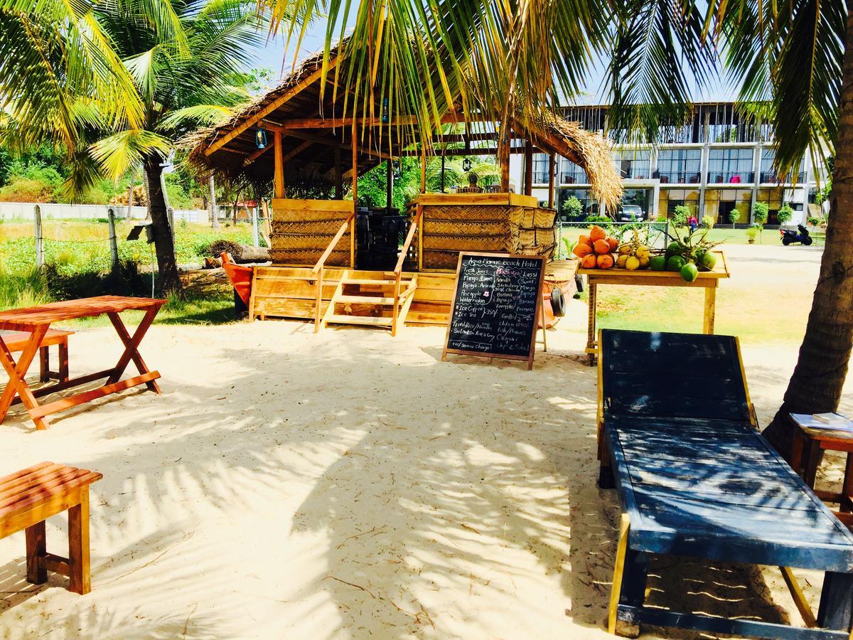 Aqua Marine Beach Resort Pasikuda Buitenkant foto