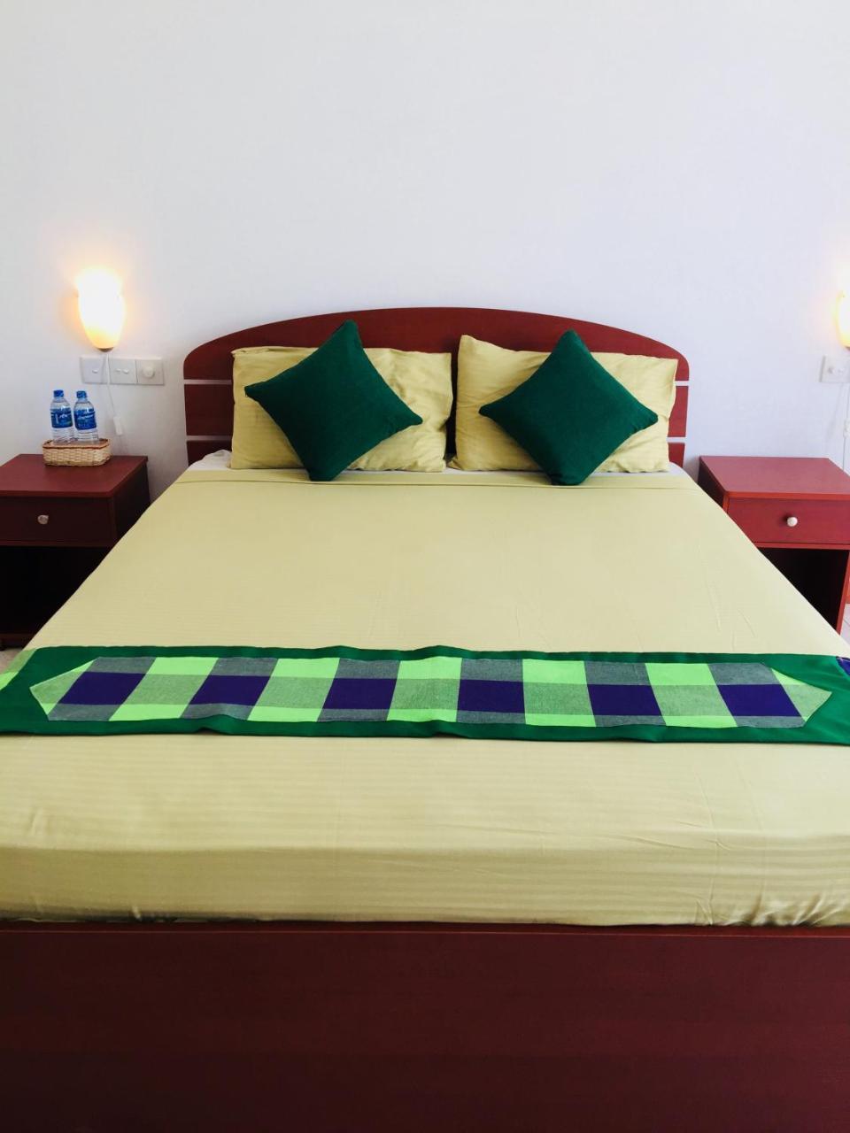 Aqua Marine Beach Resort Pasikuda Buitenkant foto